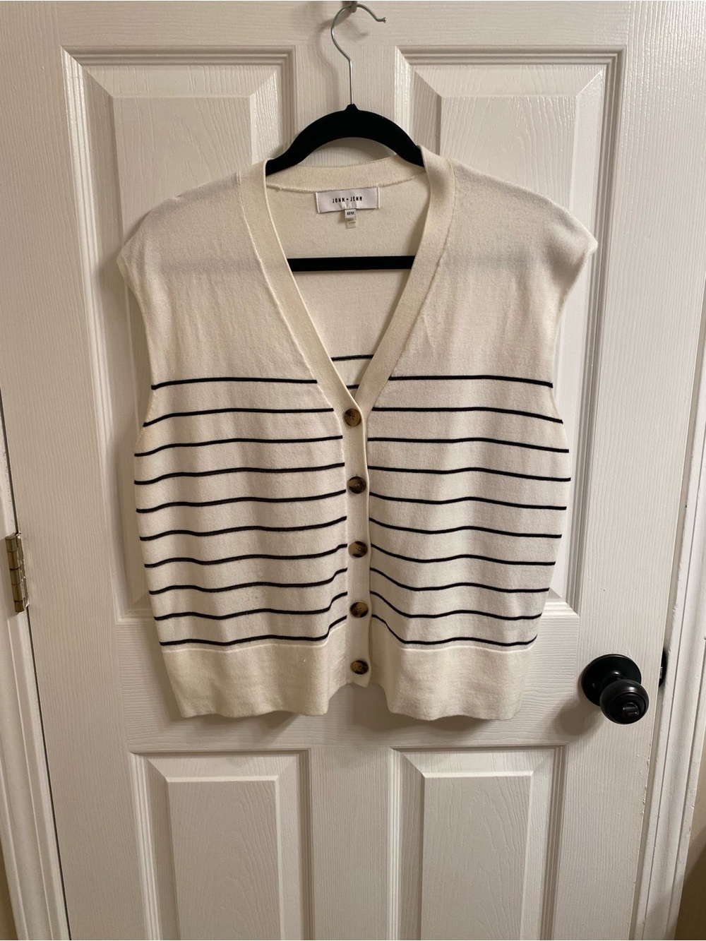 Evereve St. Bart’s Sweater Vest by John & Jenn Size Medium